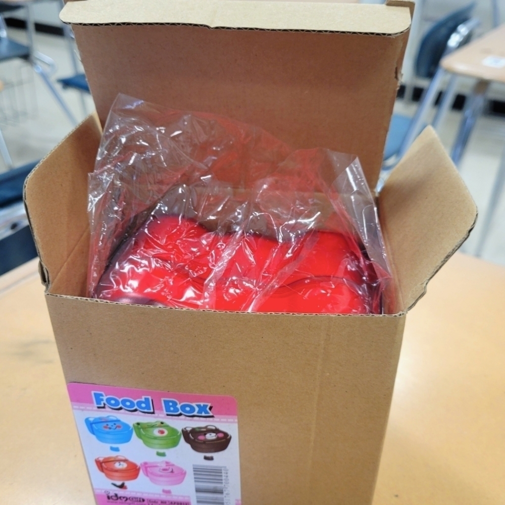 RED BEAR LUNCH BOX 📦 [NWT] - Picture 7 of 7